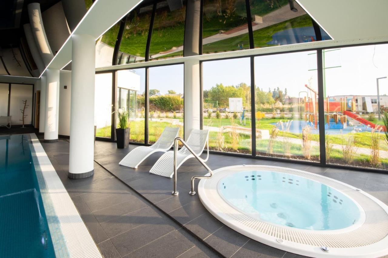Westin House 215 *